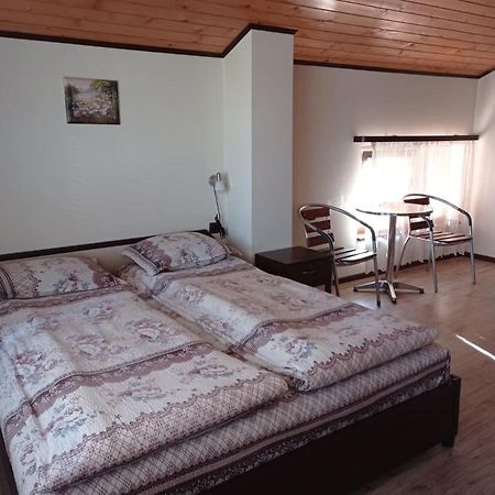 Villa Prolet General-Kantardzsievo Kültér fotó