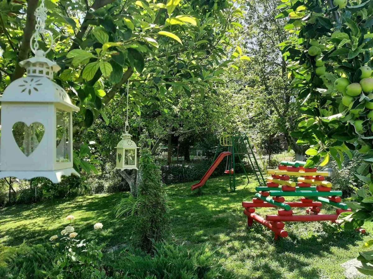Villa Prolet General-Kantardzsievo Kültér fotó