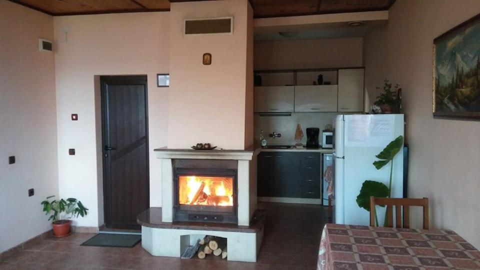 Villa Prolet General-Kantardzsievo Kültér fotó