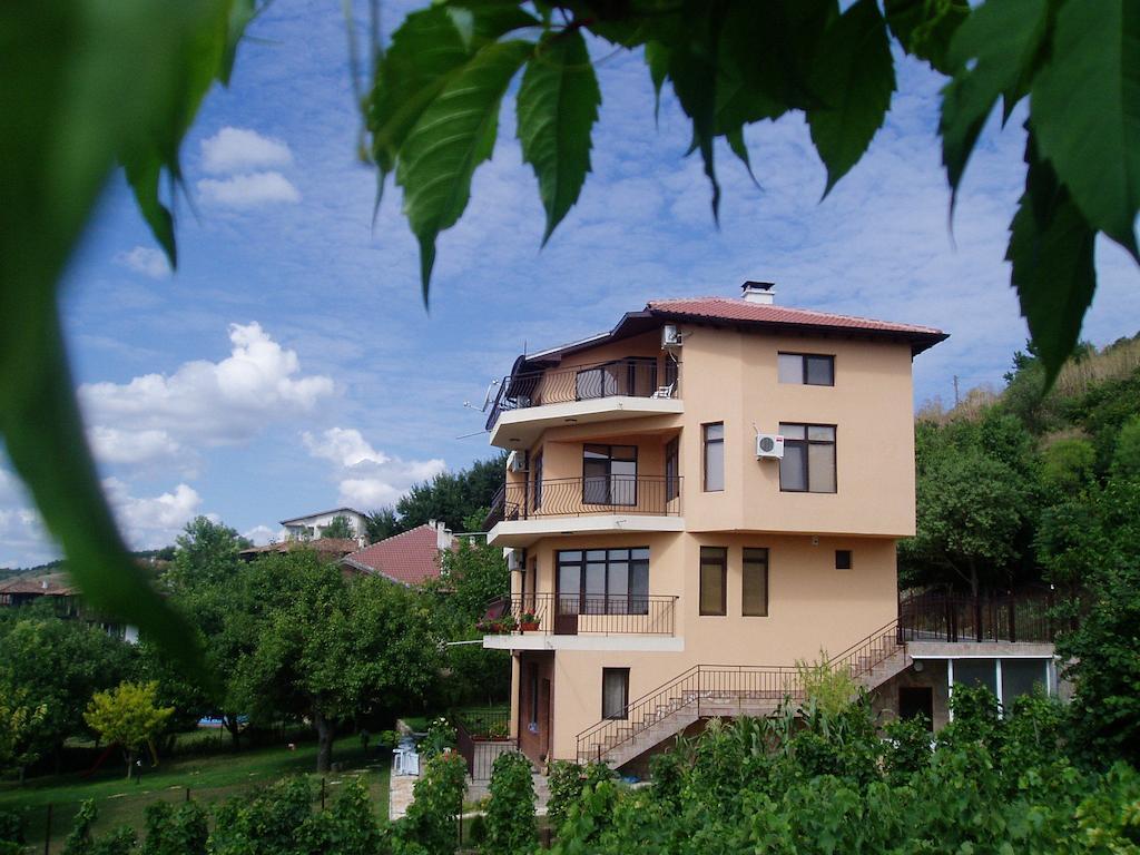 Villa Prolet General-Kantardzsievo Szoba fotó