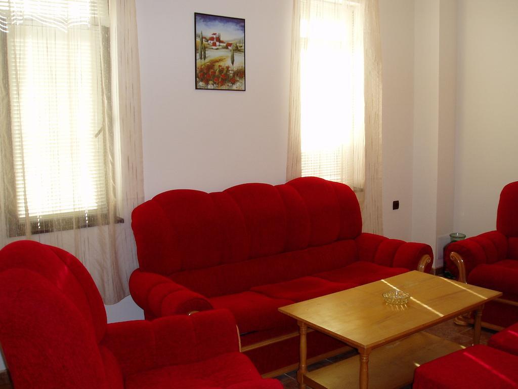 Villa Prolet General-Kantardzsievo Szoba fotó